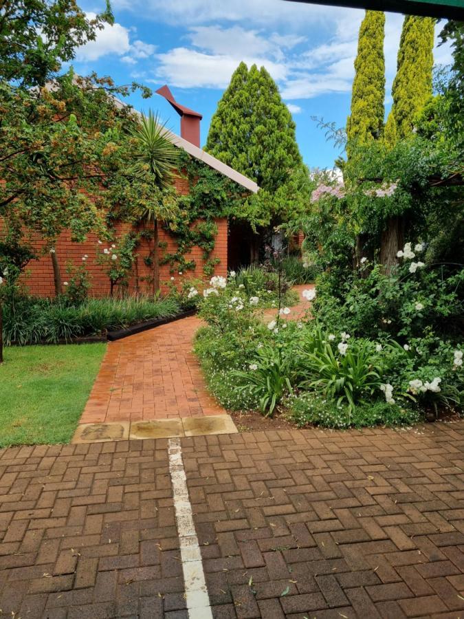 Camelia Guest House Bloemfontein Eksteriør bilde