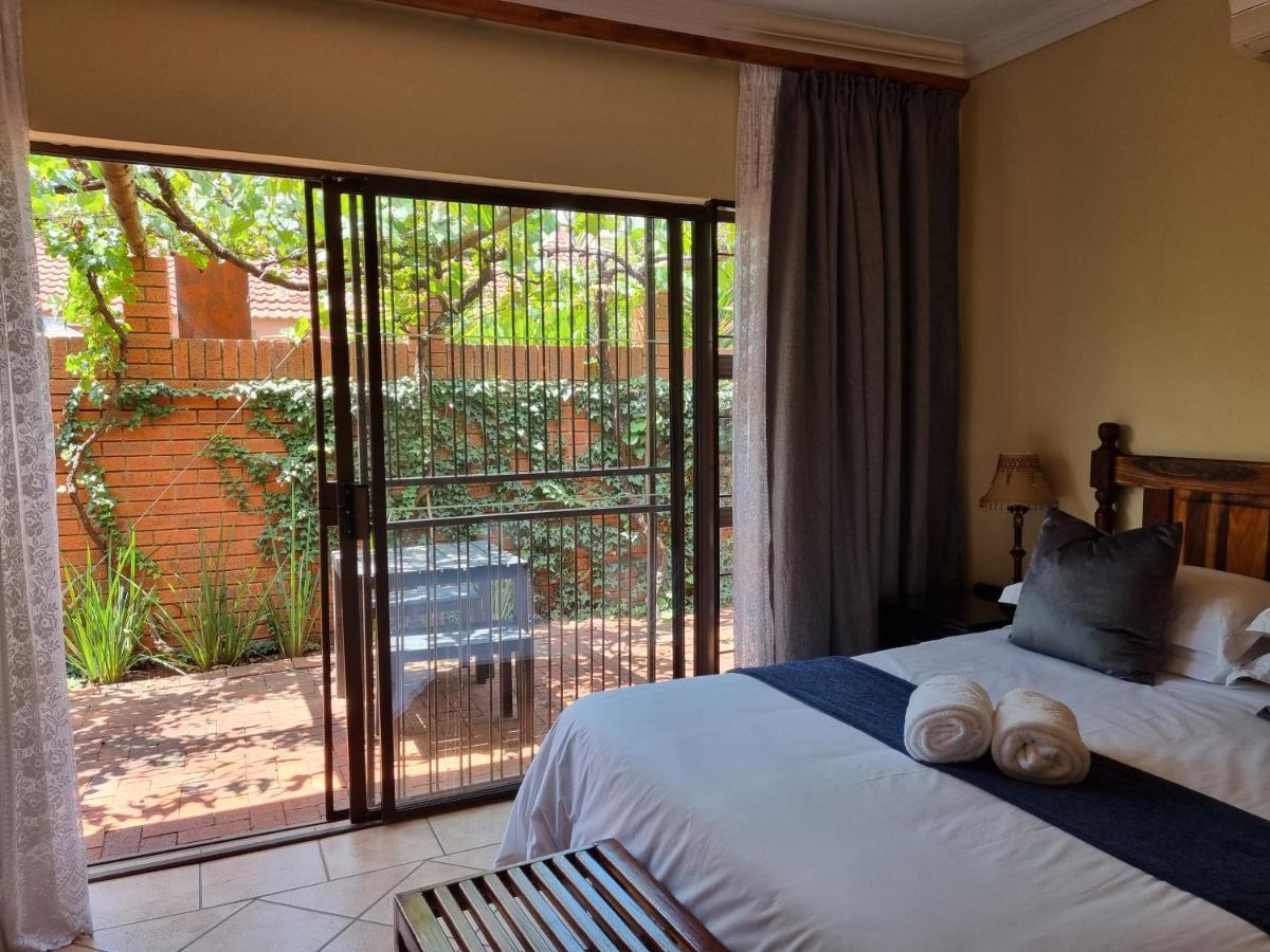 Camelia Guest House Bloemfontein Eksteriør bilde