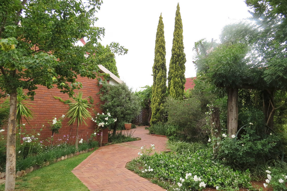 Camelia Guest House Bloemfontein Eksteriør bilde