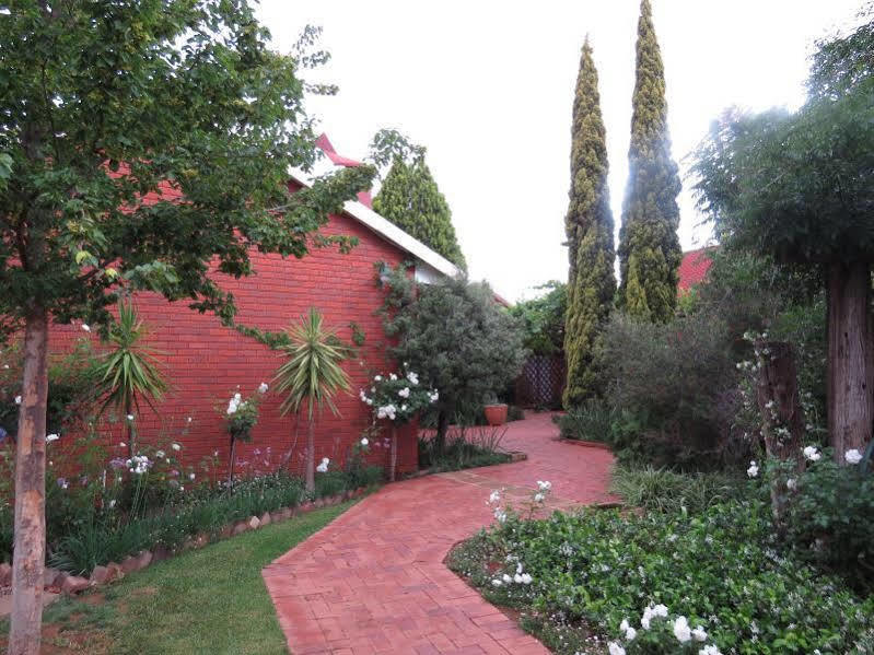 Camelia Guest House Bloemfontein Eksteriør bilde