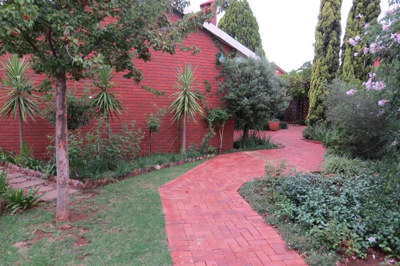 Camelia Guest House Bloemfontein Eksteriør bilde