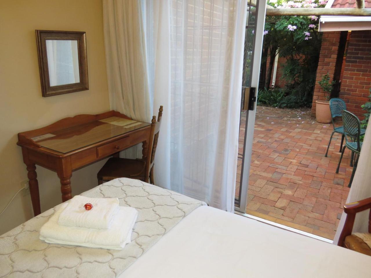 Camelia Guest House Bloemfontein Eksteriør bilde